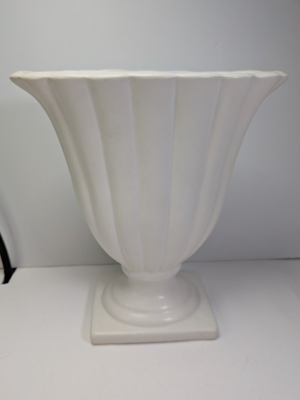 VTG Off White "Milk" Ceramic Ribbed Fan Urn Vase Scalloped Pedestal Planter